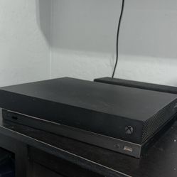 Xbox One X 1TB