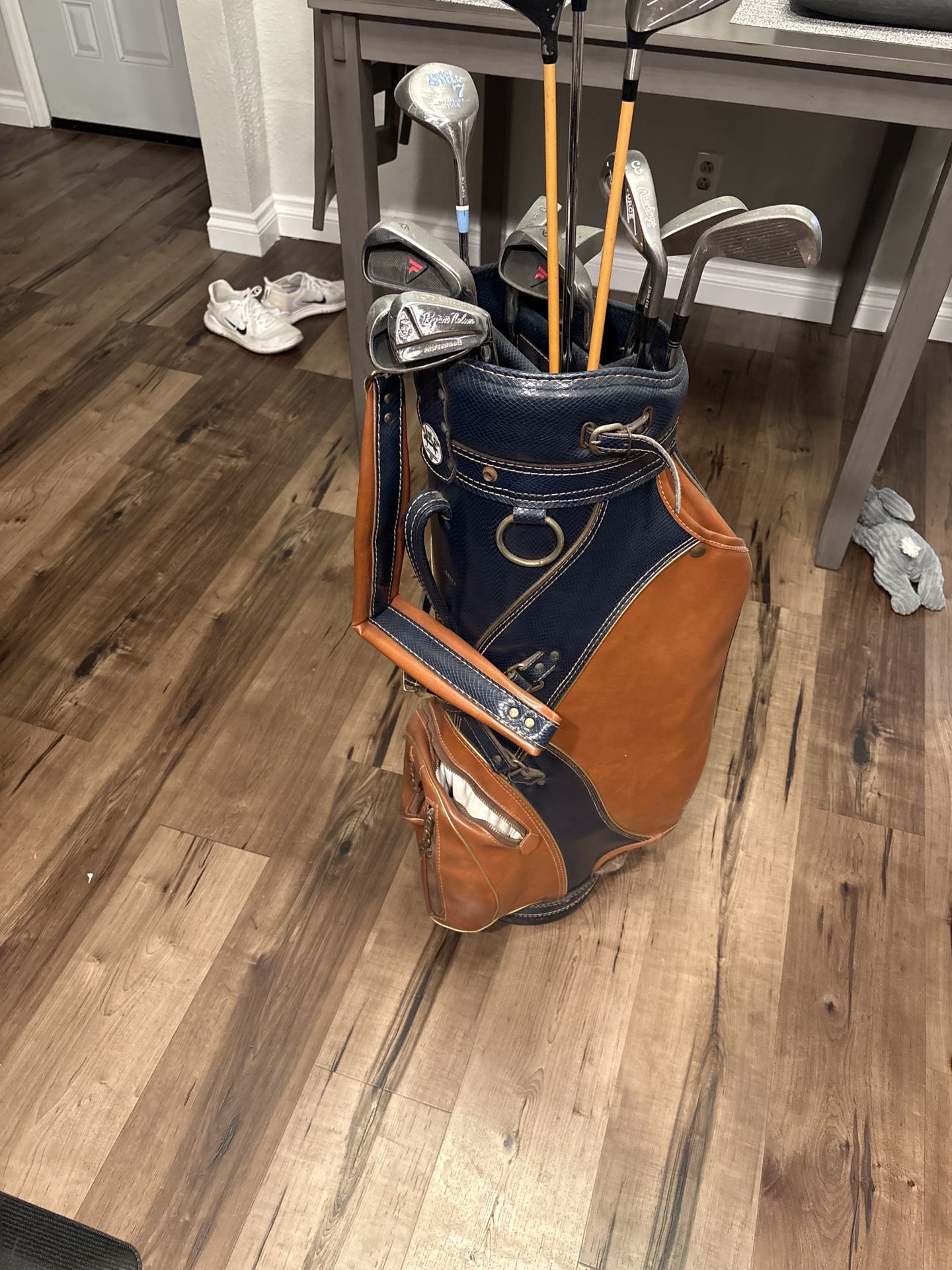 Complete Beginner Golf Set + Premium Vintage Leather Bag – Ready to Play!