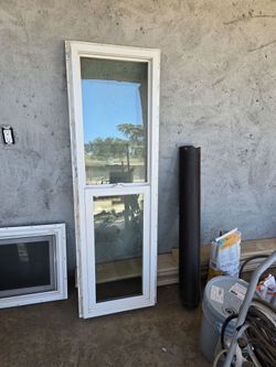 18 x 60 tall Dual Pane WindowEucalyptus park
9125 Edgewood Dr, Spring Valley, CA