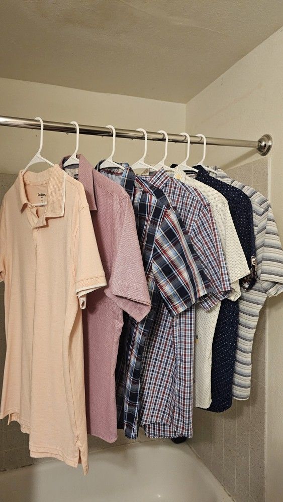 7 Men's Medium Brand Name Short Sleeve Shirts for Summer!
