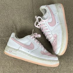Women’s Air Force 1’s ( White And Pink)