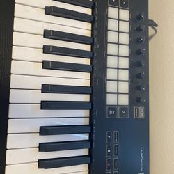 Novation Launch Key 25 Keyboard 