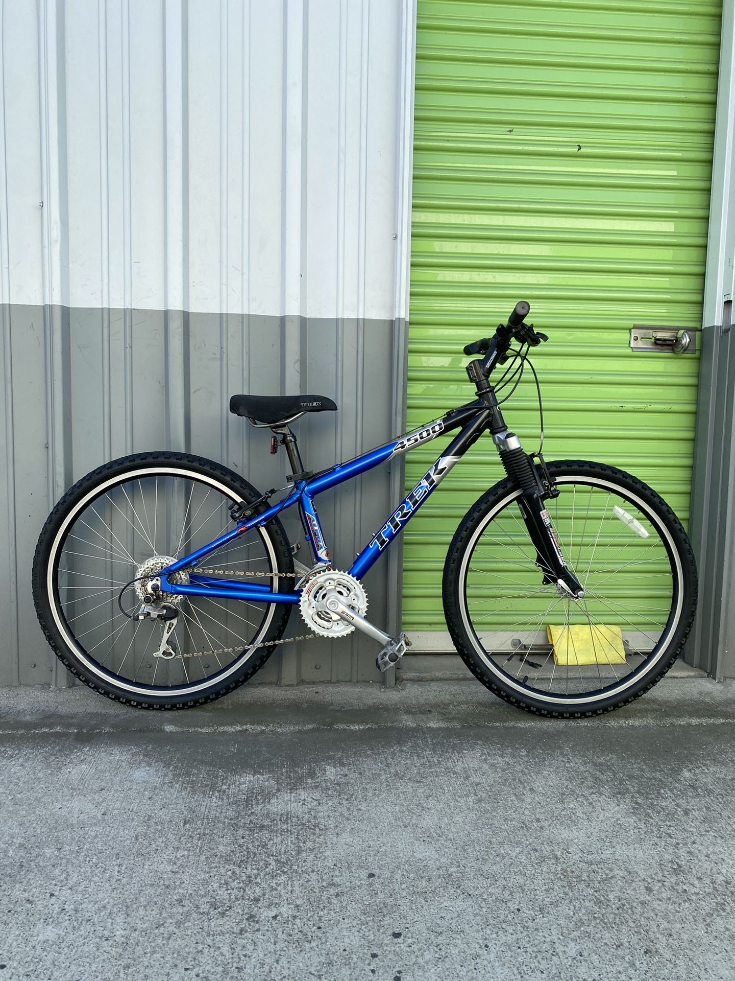 TREK BIKE FOR BOYS