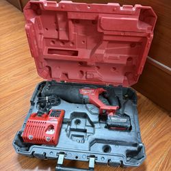 Milwaukee M18 FUEL ONE-KEY Brushless SAWZALL W Battery & Charger