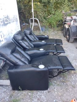 3 Piezas De Sillones Reclunables Usados 