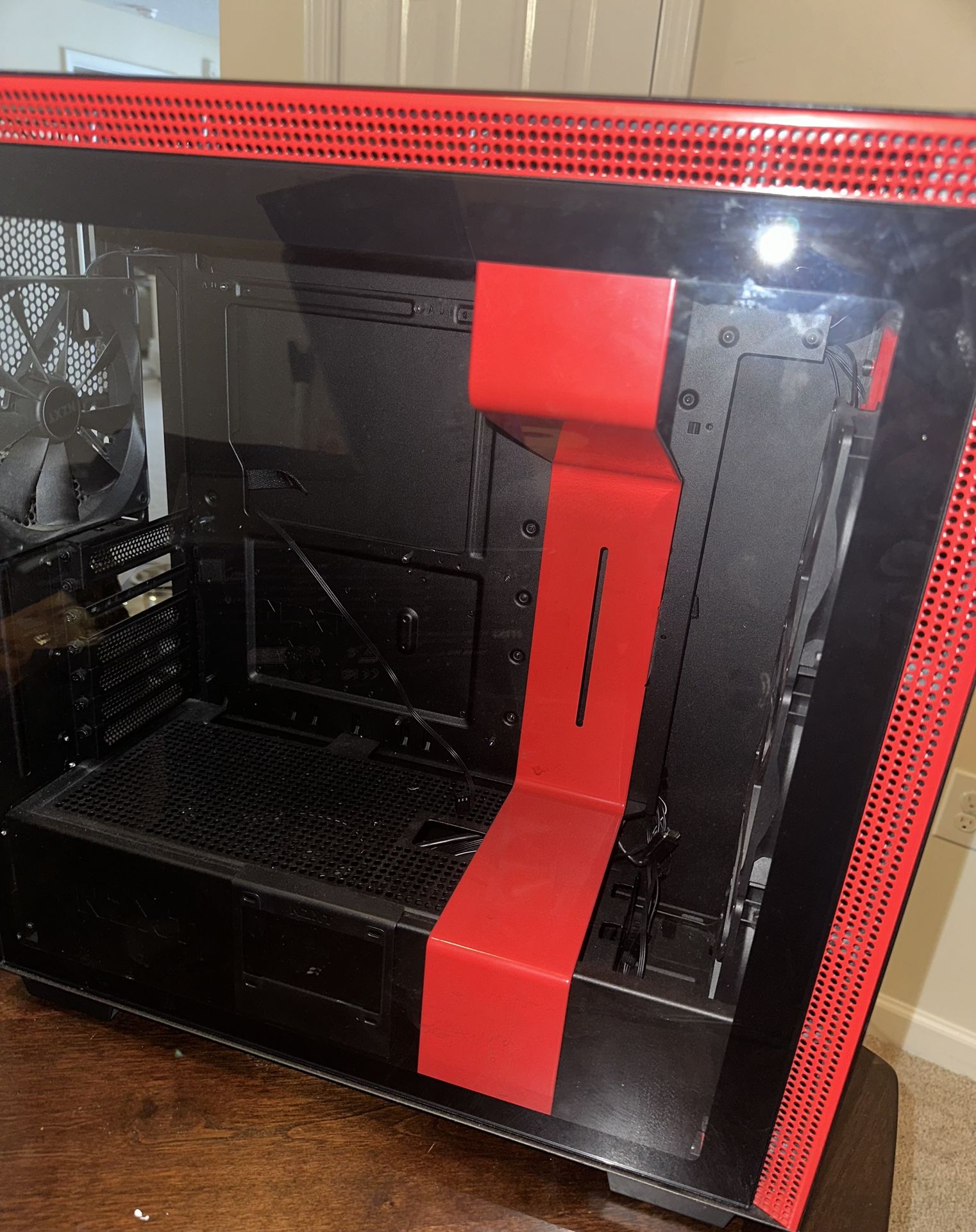 NZXT Mid Tower Case 