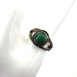 Sterling Silver Green Stone Ring 