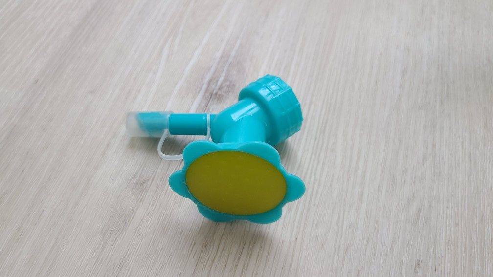 Watering Spout Caps – Turns Bottles Into Plant Sprinklers