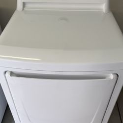 LG Electric Dryer 7.3 cu ft – Like New – Only Used 3 Months