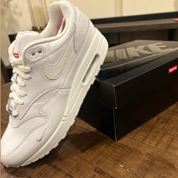 Size 8M & 10M Nike Air Max 1'87 SP Supreme Triple White