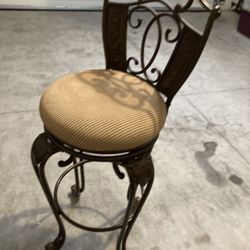 Roth Iron Bar Stool