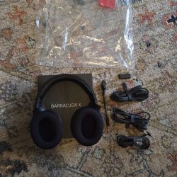 Razer Barracuda X Wireless Gaming & Mobile Headset (PC, PlayStation, Switch, Android, iOS): 2.4GHz Wireless + Bluetooth - LIKE NEW