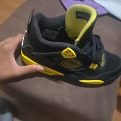 Jordan 4s