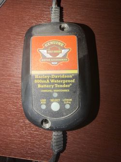 Harley-Davidson 800mA Waterproof Battery Tender Charger
