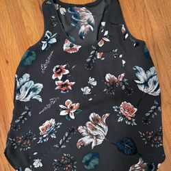Woman Sleeveless Shirt Size S