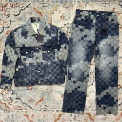 LV Men’s size L/XL 