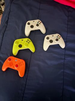 Xbox series controllers