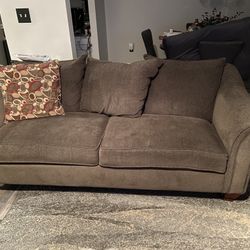 Rtg Brown Couch