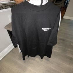 Essentials Tee 