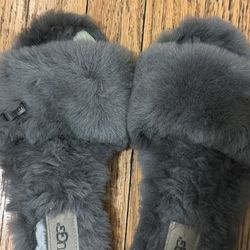 Women’s Size 7 Gray Ugg Slides