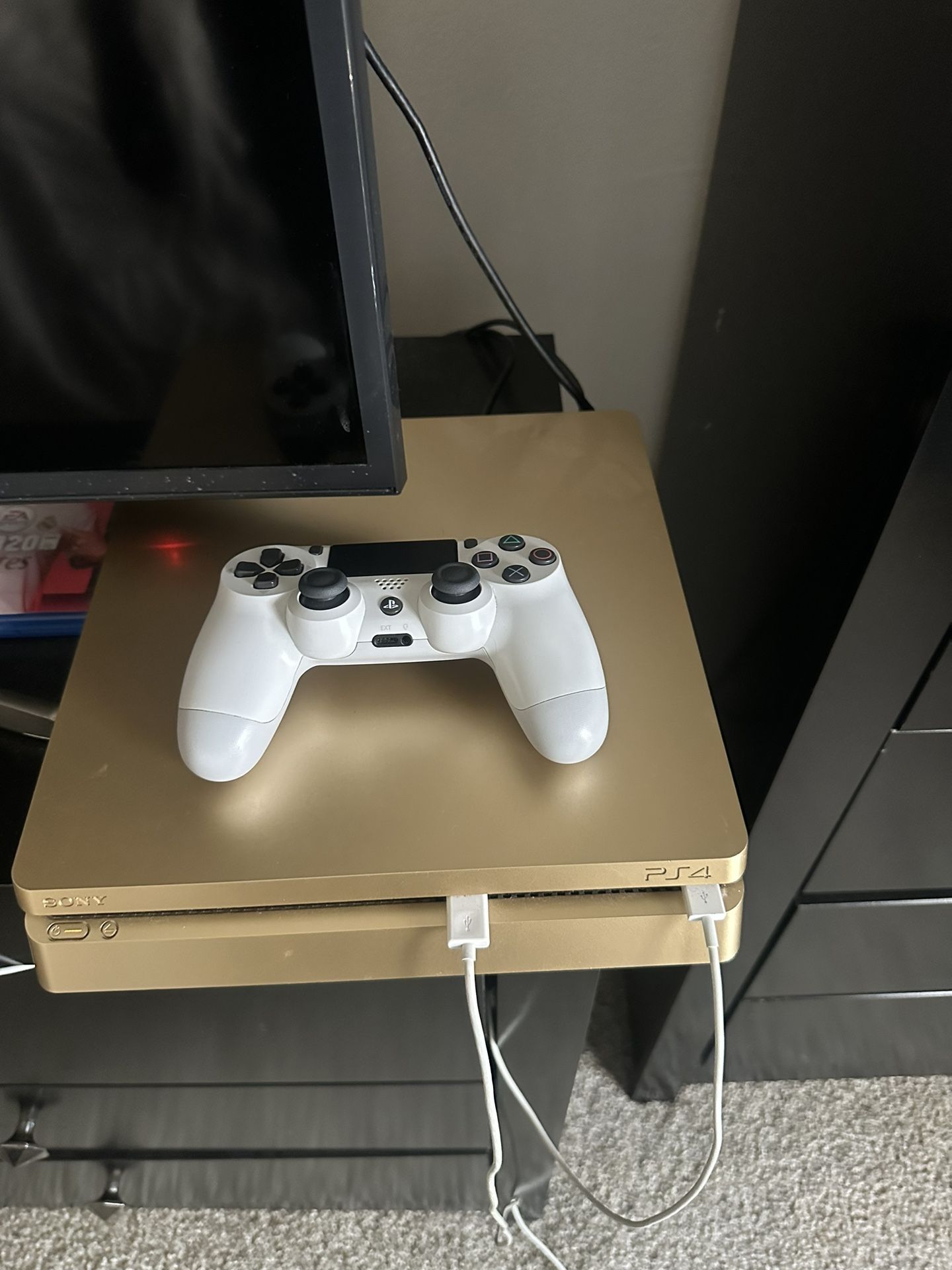 PlayStation 4 (Gold) with 2 Controllers 