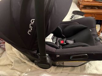 Nuna Urbn infant car seat