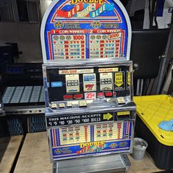 IGT SLOT MACHINE (DOUBLE RED WHITE AND BLUE)