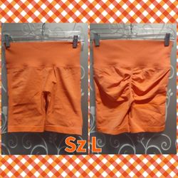 NEW WOMENS ATHLETIC BOOTY SHORTS SIZE L 
