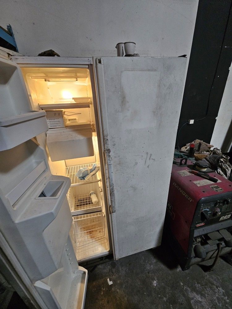 Refrigerator