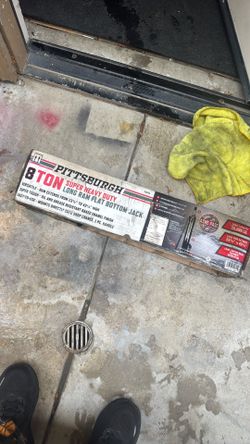 Pittsburgh 8 ton bottle jack long