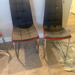 3 Chairs 