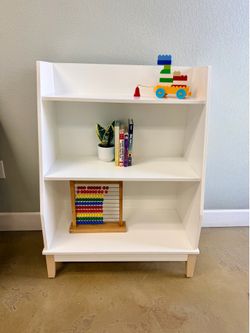 Wood 3 Level Bookshelf