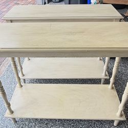 Tradicional Wooden Console Table.  
