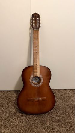 6 string classic guitar