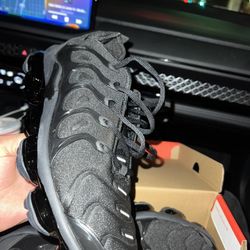 Vapor Max Plus 