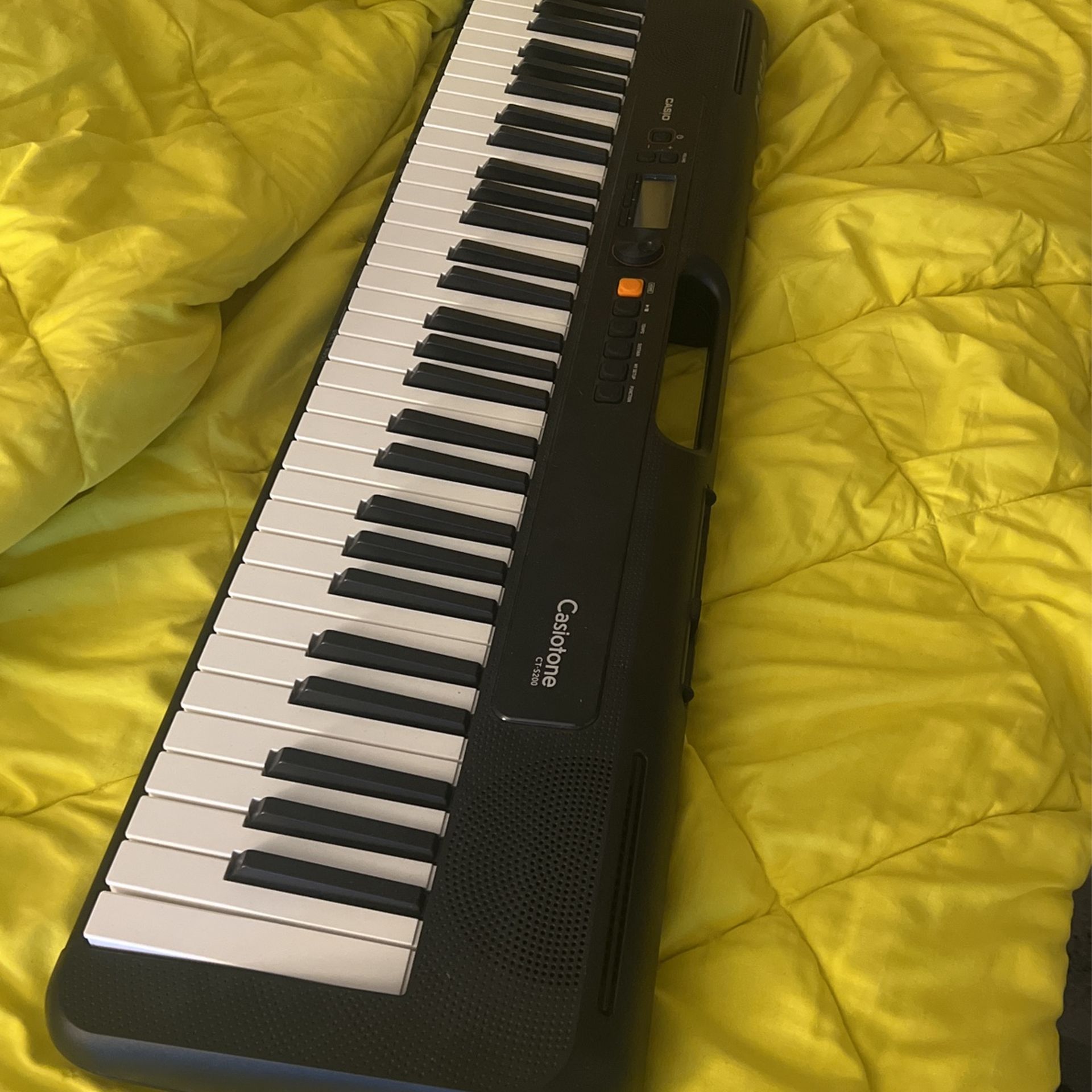 Casiotone CT-S200