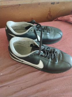Nike Low-Top Sneakers Black and White