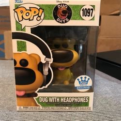 EXCLUSIVE Dug with Headphones Mint Funko Pop #1097 Up Days Pixar Disney Dog Dogs