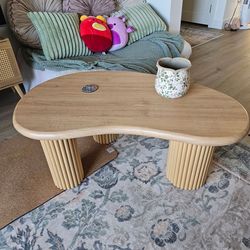 ✨ Pebble Coffee Table – Modern, Sculptural, Like New