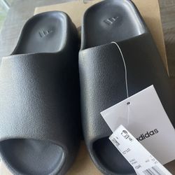 Yeezy Slide Adidas