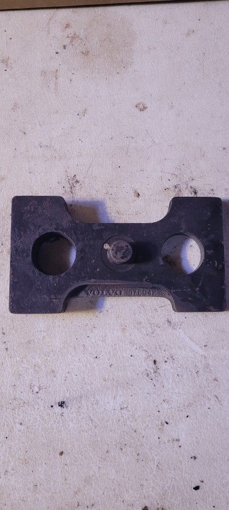 1076042 Volvo Truck Front Axle Spacer Wedge