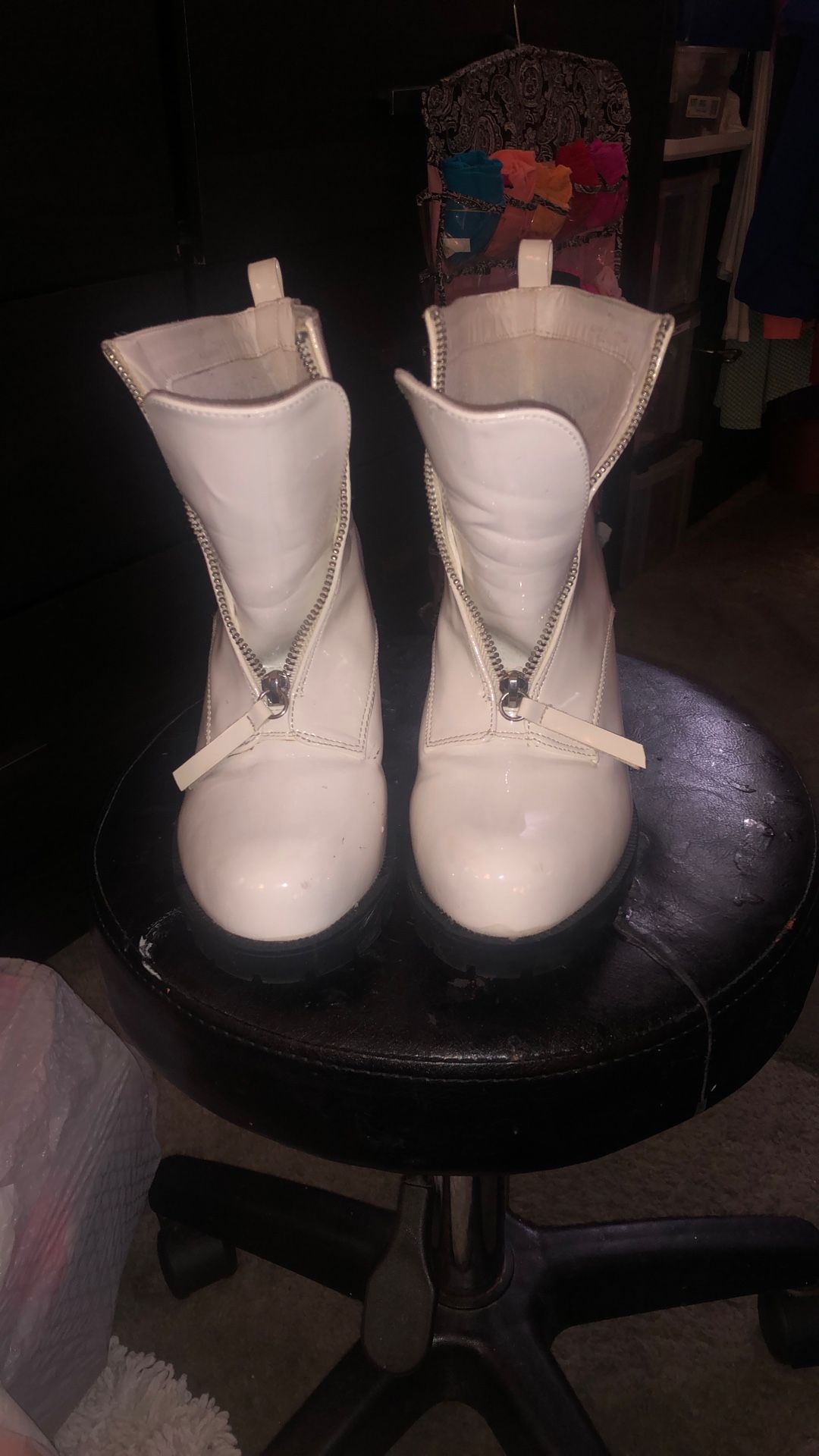 WOMENS BOOTS