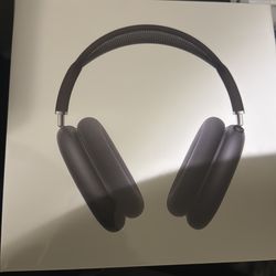 AirPods Max with Smart Case