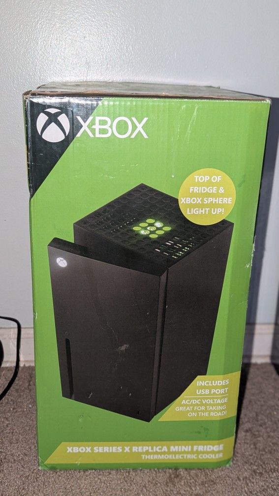 Xbox One X Mini Refrigerator
