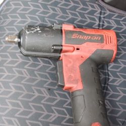 Snap On 3/8 Impact 2 Battery An Charger 