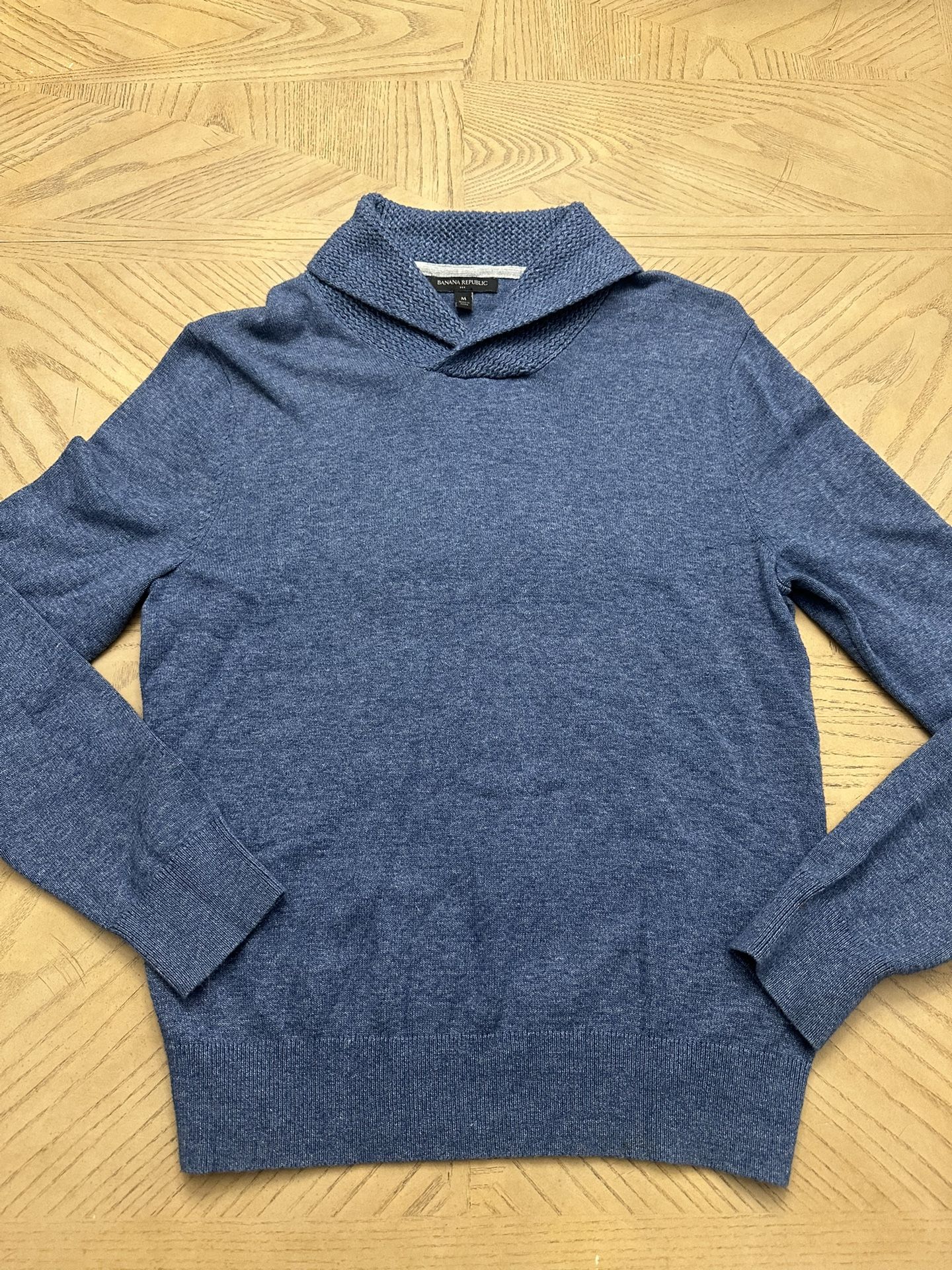 Banana Republic Woman Sweater Size Medium