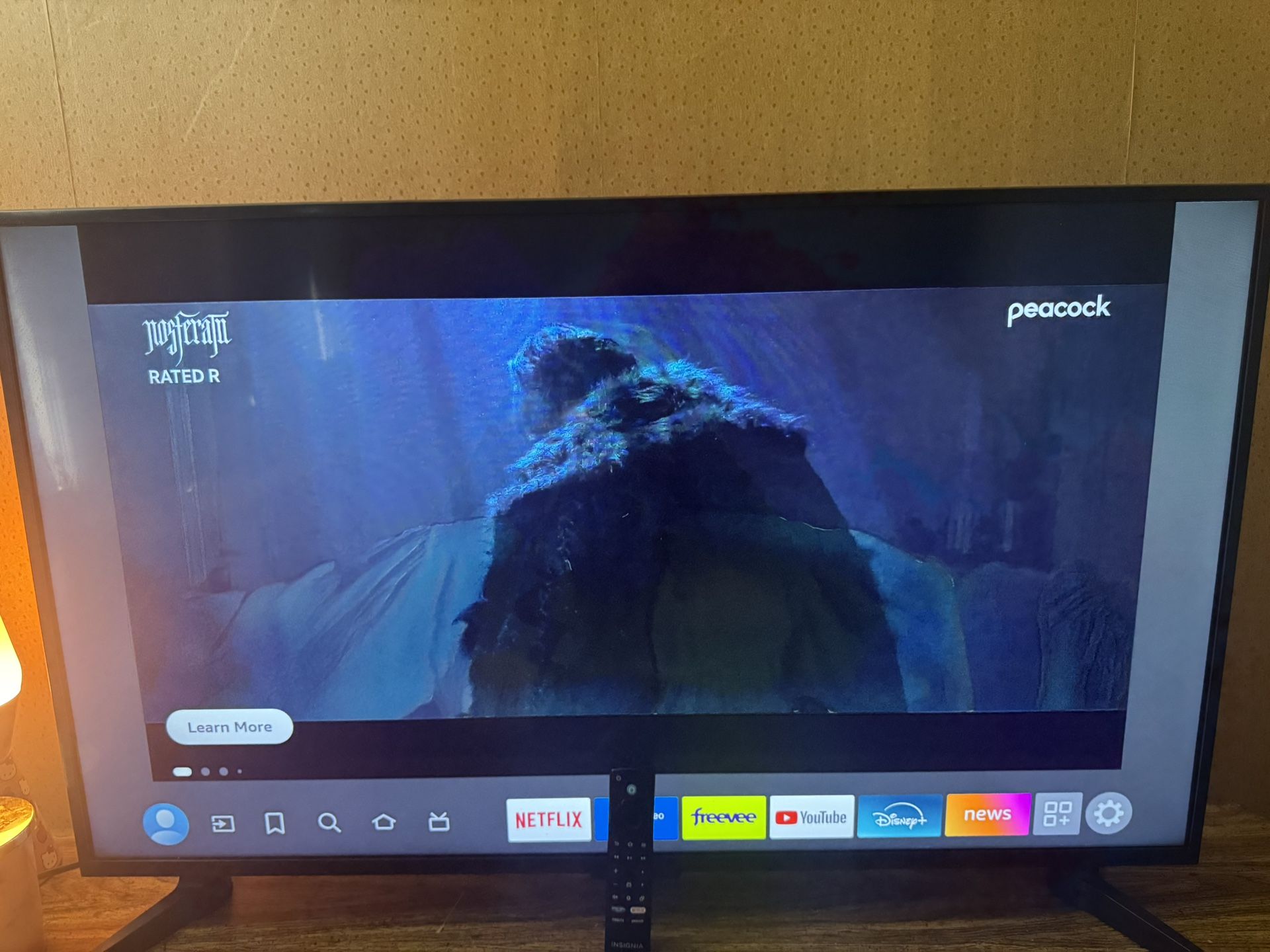 43” INSIGNIA Smart tv