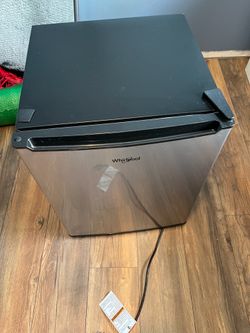 Mini fridge
