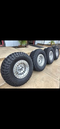 17" KMC rims w/ 33x12.50R17 BfGoodrich KM3 tires