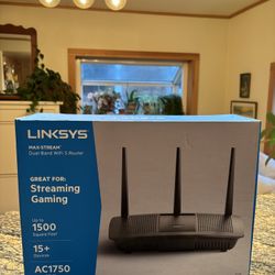 Wireless router (great for gaming)- Never Opened